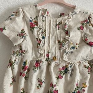 Zara baby adorable floral print textured dress